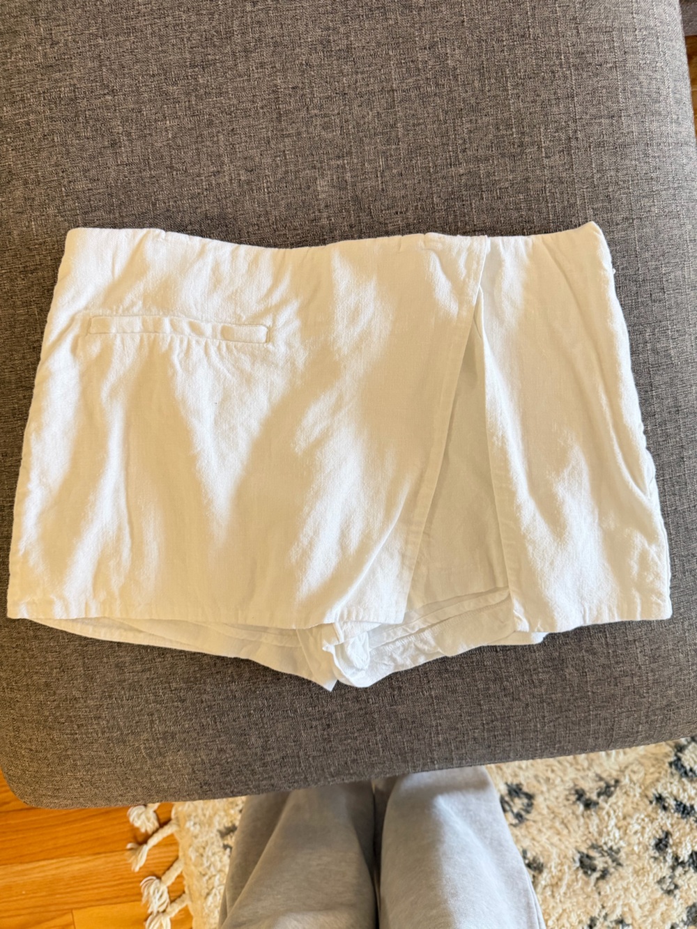 Abercrombie white linen skort